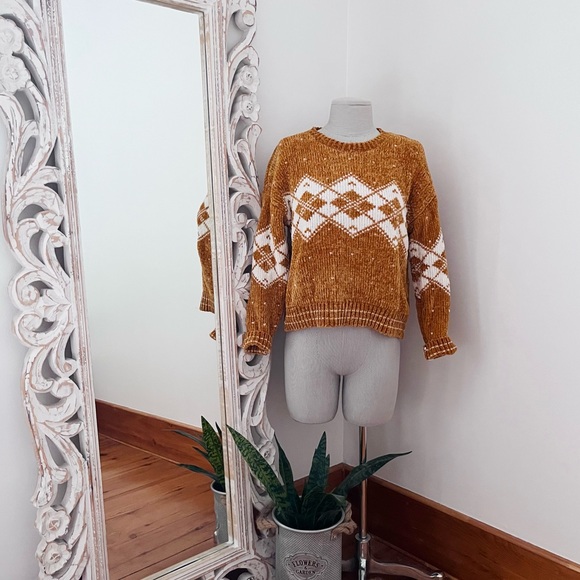 Soft Mustard Sweater Vintage Looking - Picture 3 of 6